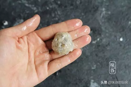 冬季就該多喝蘿蔔湯,與它同煮鮮上加鮮,營養加倍,多給孩子喝