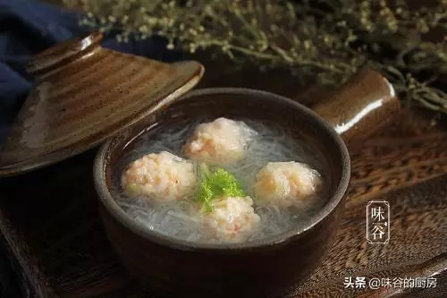 冬季就該多喝蘿蔔湯,與它同煮鮮上加鮮,營養加倍,多給孩子喝