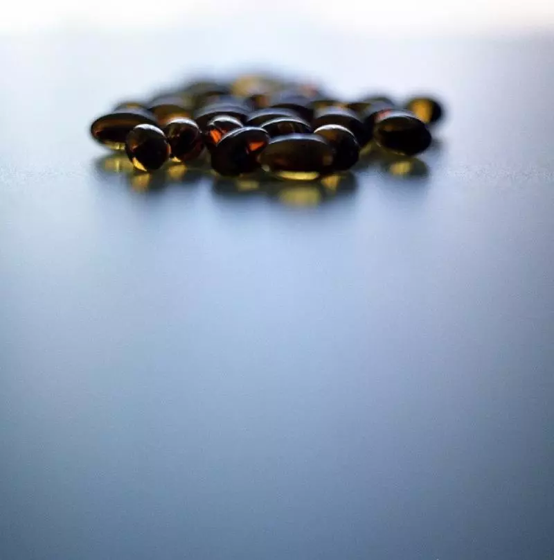 食品袋裡的【乾燥劑】千萬別扔掉了,「16種隱藏用法」,個個都很厲害,實用