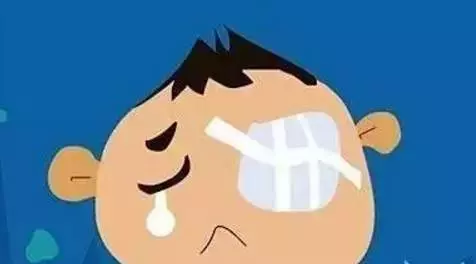 短短20分鐘,8歲男孩眼睛被「溶解」!這個東西家家都有,家長千萬要防範!