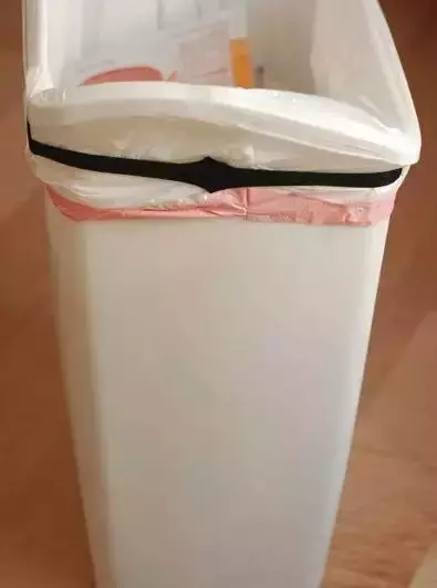 拿破絲襪「收納衣服」衣櫥瞬間大一倍!這些「幫你荷包大止血」的聰明好點子...快學起來!