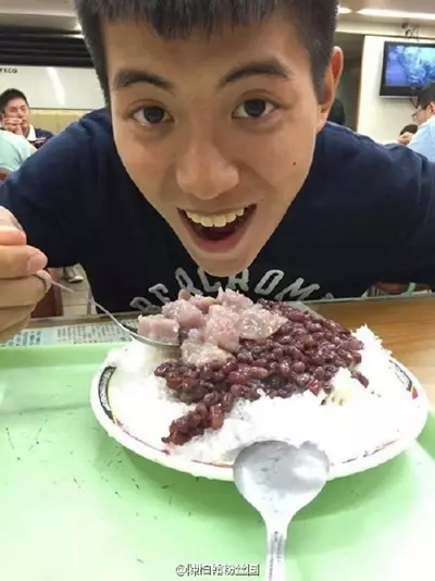小S都為他臉紅!《康熙》爆紅「台灣最帥消防員」回來了,4年後「鮮肉天菜再進化」全網暴動!