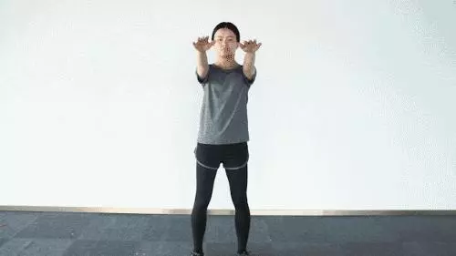 大肚子不用愁,每天甩手5分鐘,肚子小了,腰更細了,瘦腰瘦肚子,還能強心臟、緩解關節疼痛!
