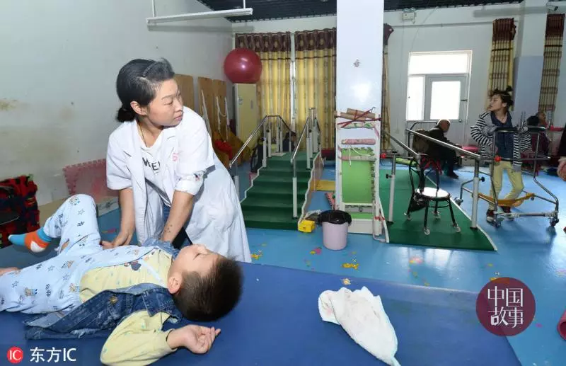 16歲腦癱少女盼早點嫁人報答媽媽 不想媽媽這麼辛苦