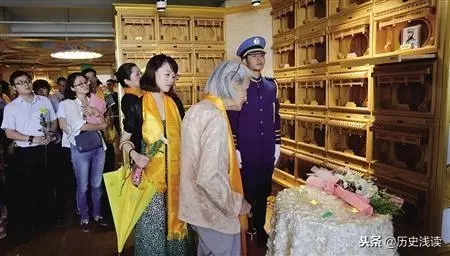 丈夫為國家犧牲!93歲老婦「77年來未曾忘記」 不顧高齡體弱飄洋過海「見他一面」
