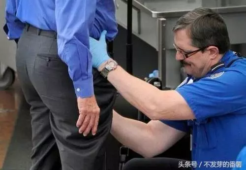 直擊全世界「最嚴的機場安檢」,女性毫無隱私可言!!