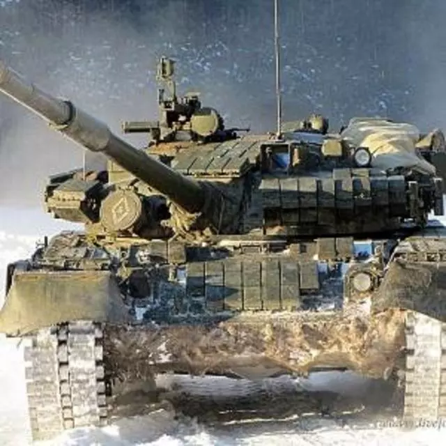 俄總統衛隊有多厲害?手握400輛坦克戰車,執行任務拿火箭炮齊射