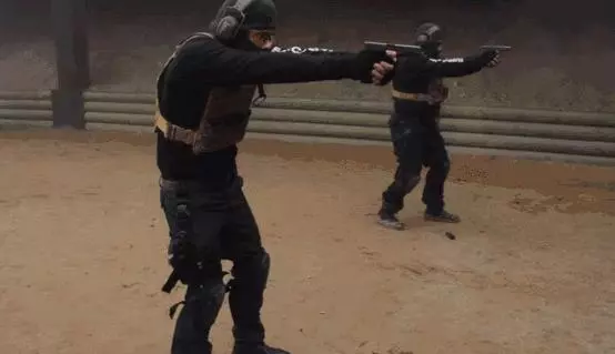 中國人能出國當僱傭兵嗎?凡是說他當過的都是在忽悠你