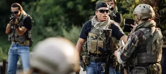 中國人能出國當僱傭兵嗎?凡是說他當過的都是在忽悠你