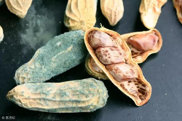 肝病多是「拖」出來的,晨起臉上3種情況,及時檢查,或許能保命
