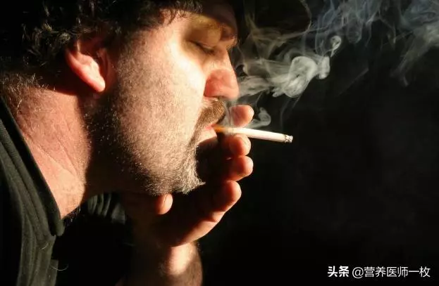 一旦手上有這3個信號,說明「心臟」危險了,這三件事一定少做!