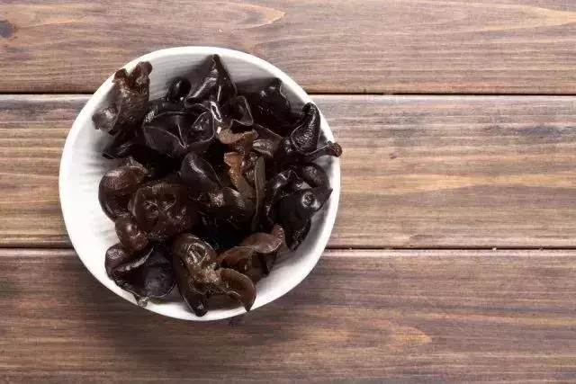常吃這5種黏液多的食物,可延緩人體細胞的衰老,利於腸道清理