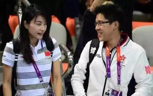 港媒曝郭晶晶與霍啟剛離婚?女方淨身出戶?如今郭晶晶正式回應,網友看後直呼:一針見血