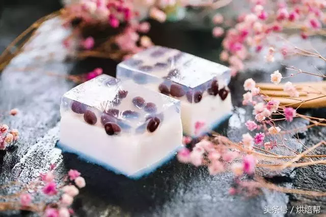 夏天這麼熱!當然要吃冰冰爽爽的糕點!紅豆椰汁糕,美味又降溫!