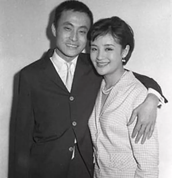 臺灣第一代玉女,曾豔壓青霞,2度嫁渣男,現兒子32歲帥過謝霆鋒