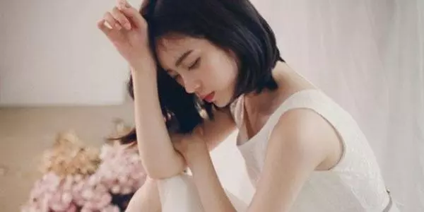 我帶女兒去逛街,突然女兒一聲大叫,我捂住她嘴,到家後堅決離婚