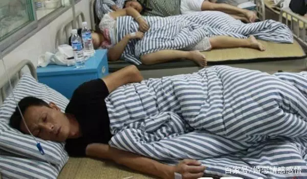 丈夫車禍妻子拿著二十萬賠償款離開,五年後丈夫康復,她回來了