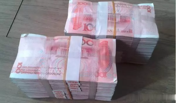 丈夫車禍妻子拿著二十萬賠償款離開,五年後丈夫康復,她回來了