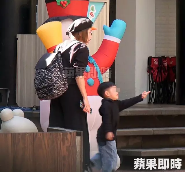 隱退12年首亮相!侯湘婷「嫁入豪門相夫教子」簡樸搭捷運,36歲美貌依舊「兒女超萌」