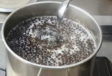 台大生賣飲料把妹!單戀半年驚見陽光男孩 他心碎滿地:還是回去煮珍珠好了