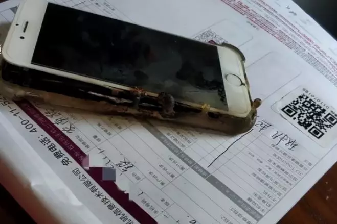7個3C產品的「絕對黑暗面」犯到很可能有危險 手機螢幕不擦比臉貼馬桶還噁!