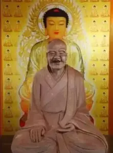 兵馬俑精細到像活人!專家曝光肉身泥塑「千人千面燒製法」 乾泥碰掉露出胸骨也太毛...