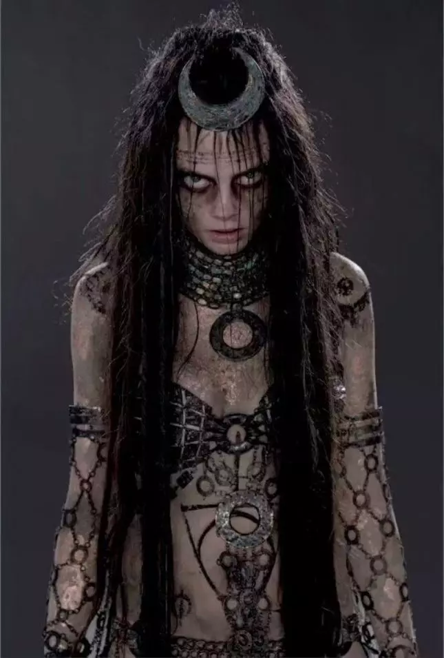 加女「假扮成女巫」騙1800萬 誘老爺爺賣房賣車匯進自己戶頭!