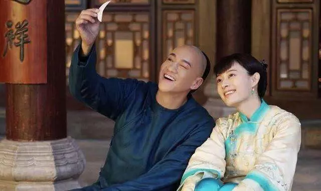 難怪何潤東從來不曬自己妻子,看到妻子近照後,網友:我也不想