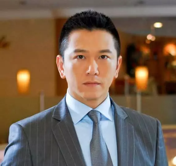 一婚娶港姐,二婚娶助手,三婚娶小20歲女星,54歲成人生贏家
