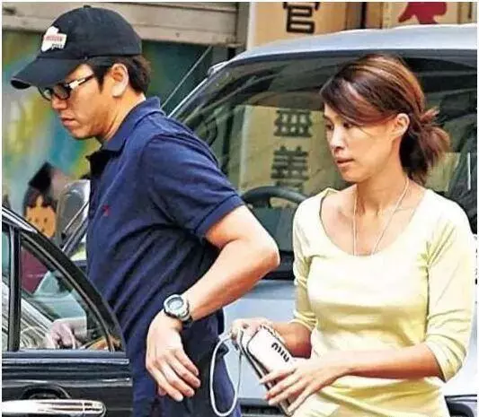 一婚娶港姐,二婚娶助手,三婚娶小20歲女星,54歲成人生贏家