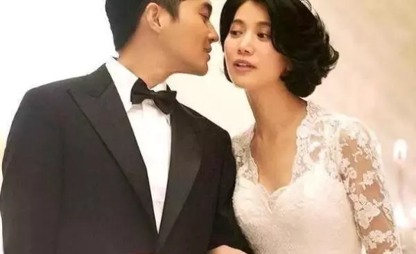 張智霖發文表示與老婆分道揚鑣,袁詠儀大度回應引網友熱議!