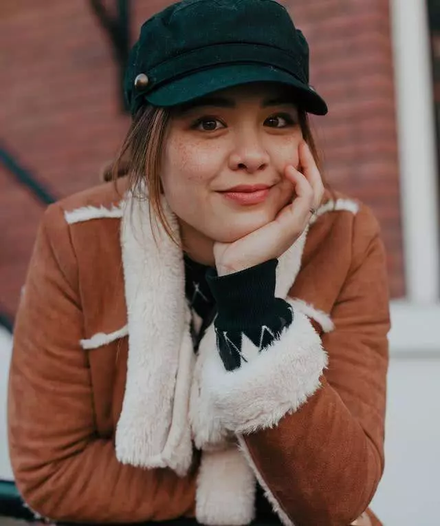 鍾麗緹混血大女兒21歲生日曬自拍,形象和氣質與媽媽越來越像