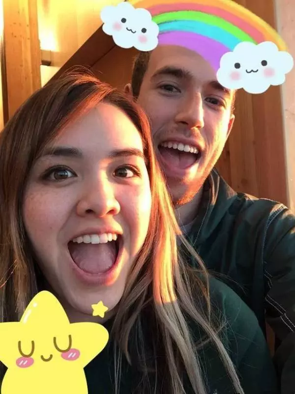 鍾麗緹混血大女兒21歲生日曬自拍,形象和氣質與媽媽越來越像
