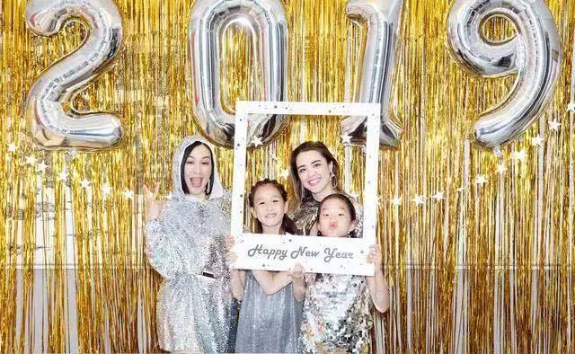 鍾麗緹混血大女兒21歲生日曬自拍,形象和氣質與媽媽越來越像