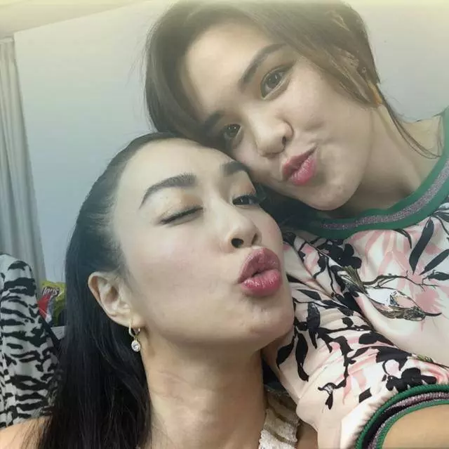鍾麗緹混血大女兒21歲生日曬自拍,形象和氣質與媽媽越來越像