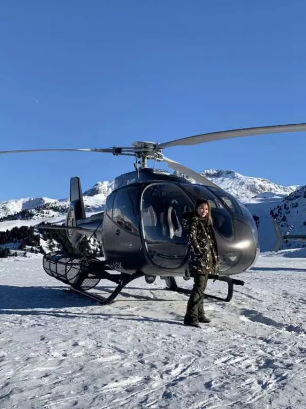 洗米華「浪子回頭」與正宮一家人歡樂游歐洲,將小三Mandy留在英國獨守空房… 網友:抵死!