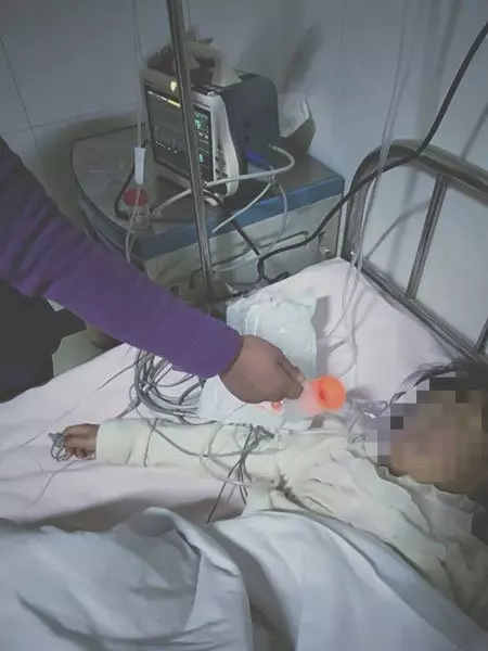 變態老師令2男生罰女孩 藤鞭插下體 失生育能力