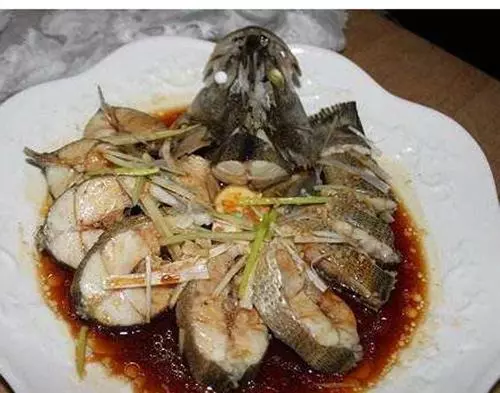 做魚時,魚身上這3個地方不能吃,不然魚肉不鮮腥味大