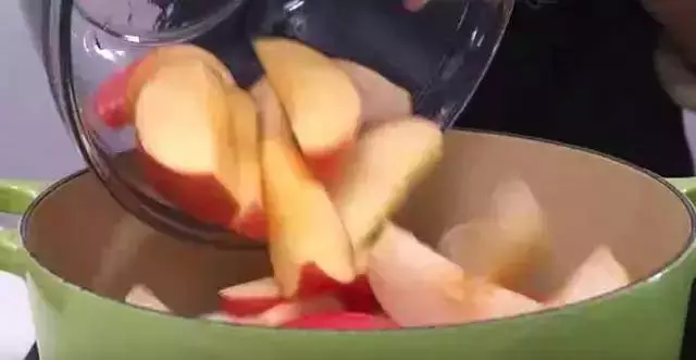 每天早上空腹吃1個蘋果,身體發生這些變化,很多人都不知道!