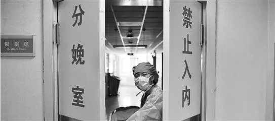 女子羊水破了,婆婆不讓生,為生下孩子,打了婆婆一巴掌
