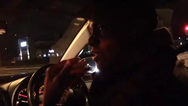 南非司機用20年找一首中文歌 直到載到這對華人乘客 讓他忍不住落淚:這是我媽媽的歌!