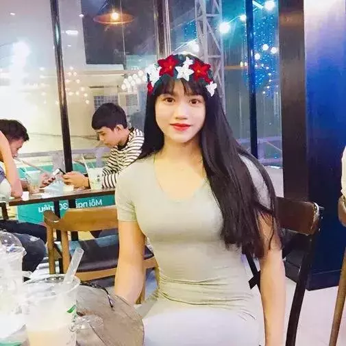 越南女孩擁有天使般的容顏 許多人看到她的身材後卻被嚇壞