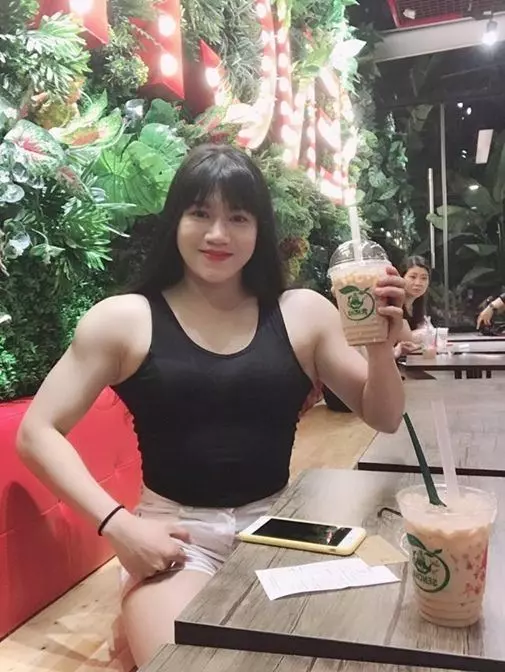 越南女孩擁有天使般的容顏 許多人看到她的身材後卻被嚇壞