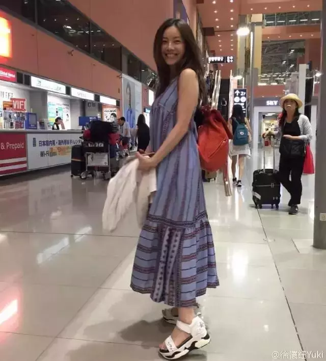 她紅到拒絕周星馳,窮到靠粉絲救濟,她留給一代人的「少女情懷」,如今成這模樣....!