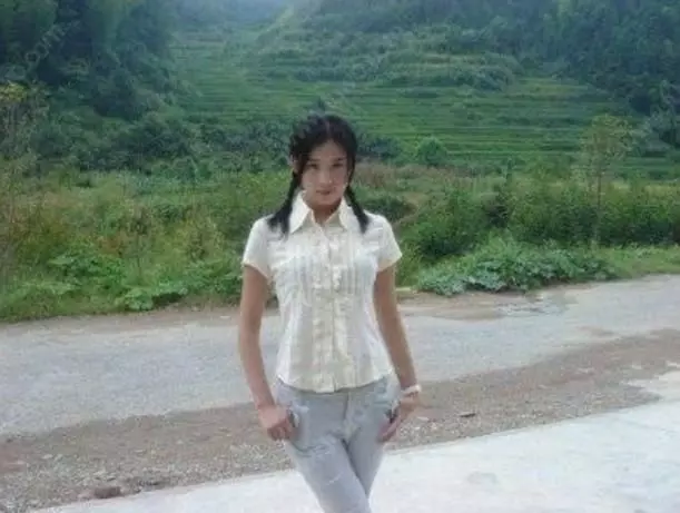妹妹結婚沒邀請我,我偷偷參加看到婚禮上的人,我讓妹妹取消婚禮