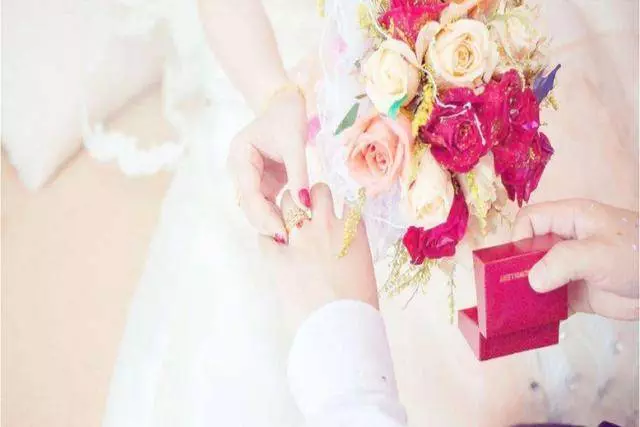 小姑子來家裡還我錢,婆婆一直使眼色,小姑子一番話婆婆無地自容