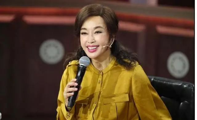 劉曉慶未修圖嚇壞網友,五官僵硬面色蠟黃太滲人了