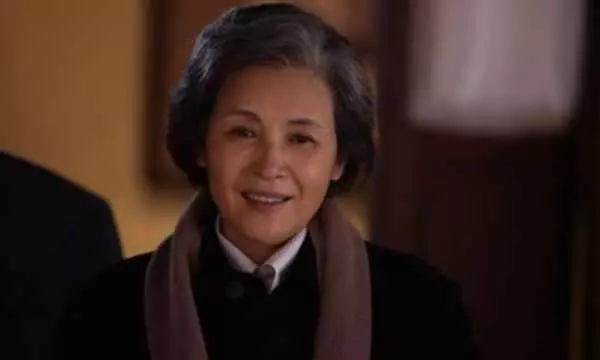 王光美追悼會出現兩個特殊人物,眾人眼淚直流