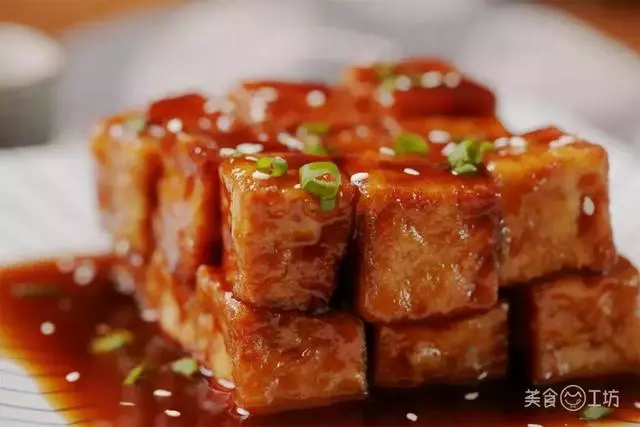 豆腐這麼做,比糖醋裡脊還好吃,酸甜酥脆超下飯