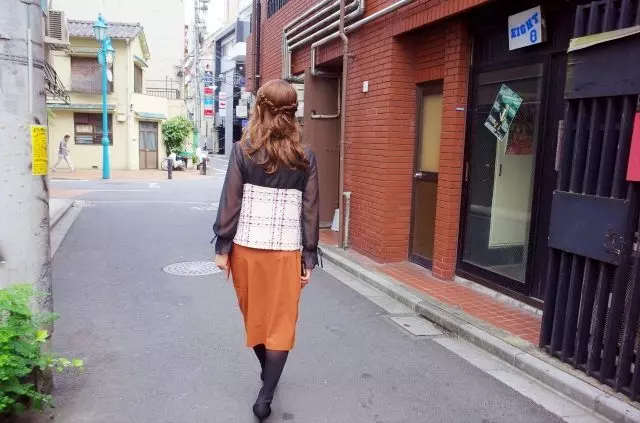 日記者打扮成女生!剛到街上就意識到「當女生的崩潰」:原來到處都是陷阱